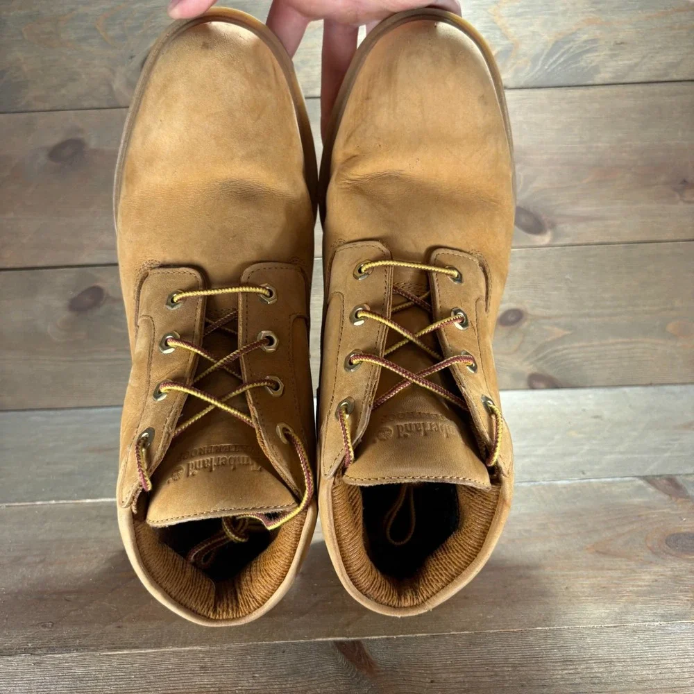Timberland Mens size 11 shoes Wheat Waterproof Nubuck Chukka boots